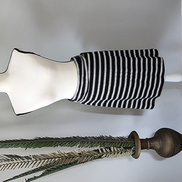 Maurices Black and White Striped Skater Skirt NWT - Picture 2 of 9
